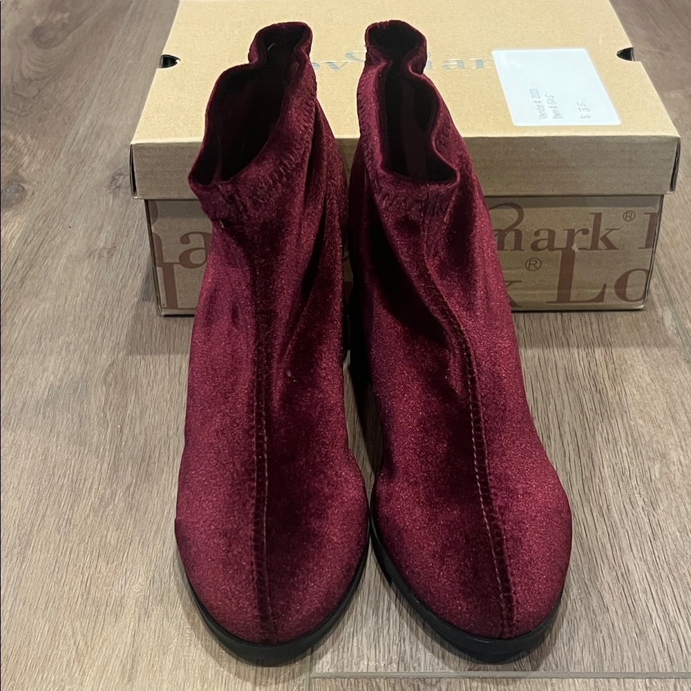 New Lov Mark Slinky Wine Velvet/Burgundy Velvet Heeled Booties Size 6 - Picture 3 of 15